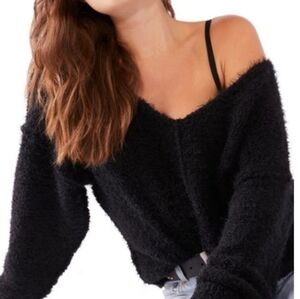 NWT Free People Icing V-Neck Fuzzy Eyelash Slouchy Soft Long Sleeve Sweater Blk